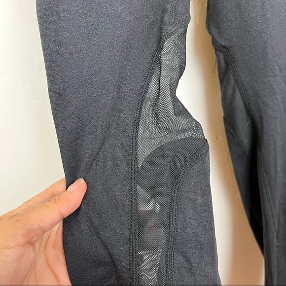 Electric Yoga Black Mesh Leggings XS/S - Picture 4 of 9